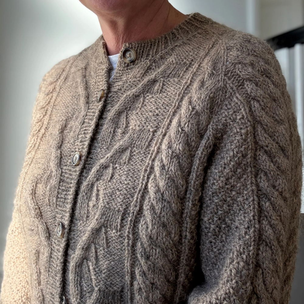 Garnkit - Cable Joy Cardigan af Lenes Knitwear (Misina + Silk Mohair)