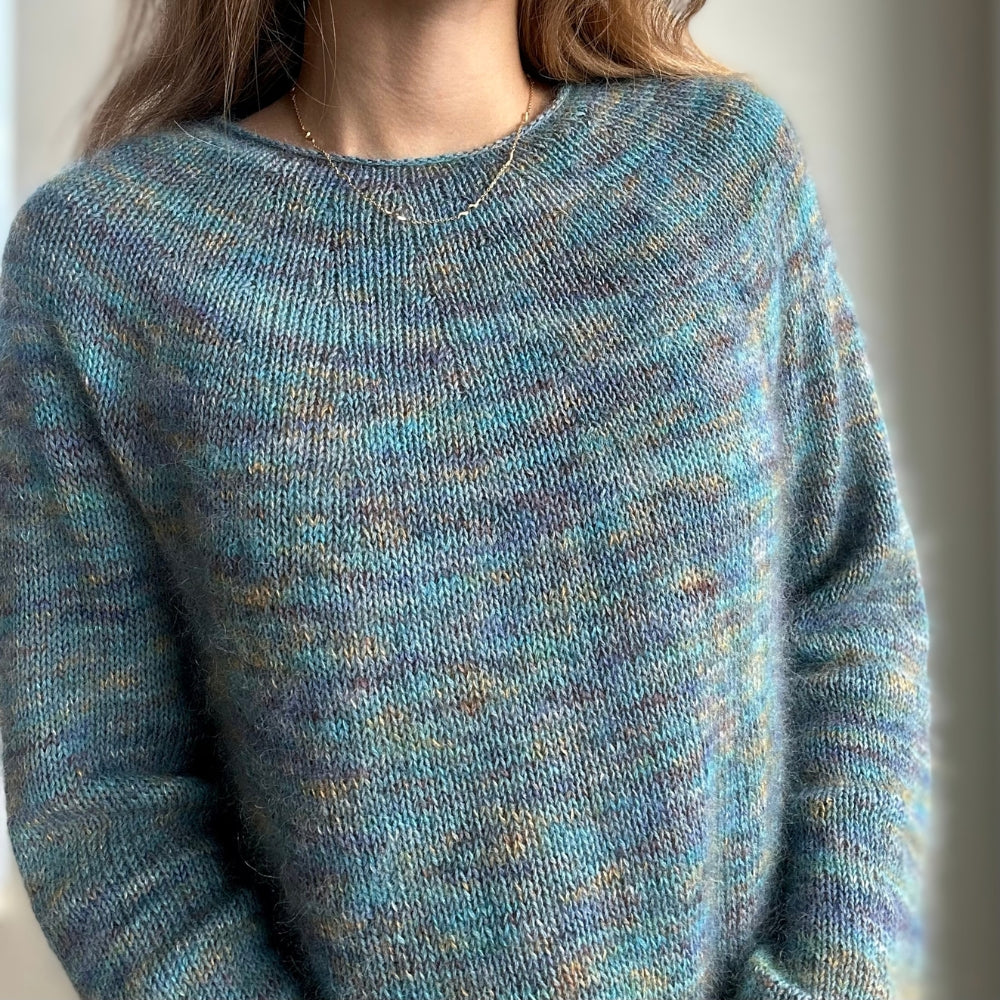 Garnkit - Plain Yoke Blouse af Le Knit (True Silk + Opera)