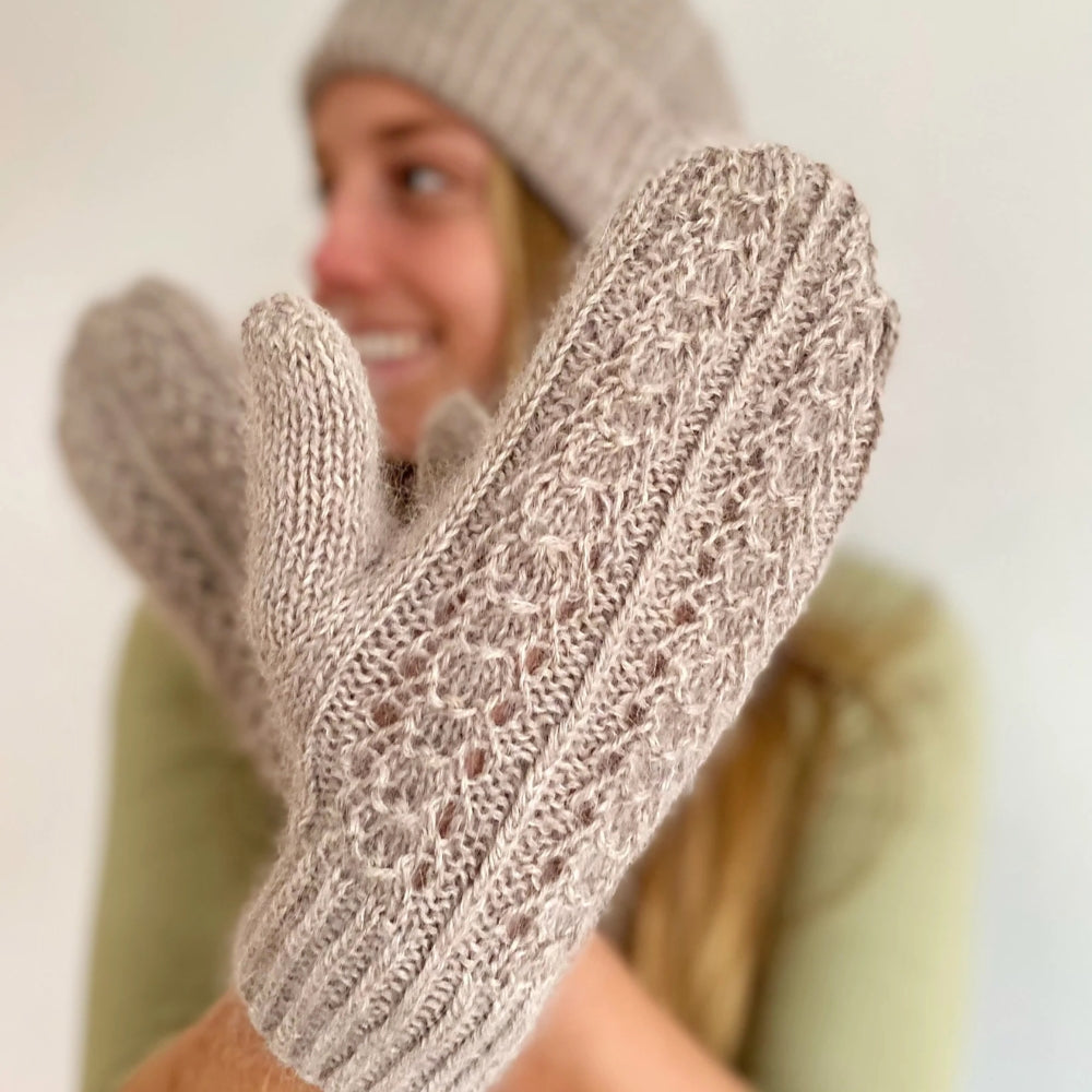Knitting kit - Johanne Sweater by Mette Sandgaard Kühl (Aria)