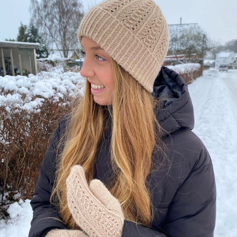 Knitting kit - Johanne Sweater by Mette Sandgaard Kühl (Aria)