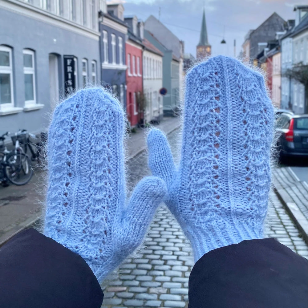 Knitting kit - Johanne Sweater by Mette Sandgaard Kühl (Aria)