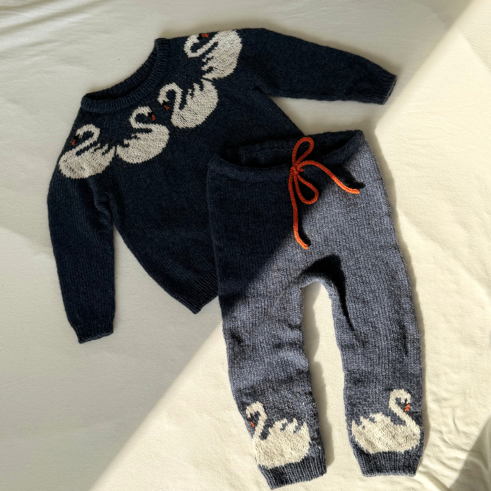 Garnkit - Svane Bukser Mini af Strandknit (Eco Soft Cashmere)
