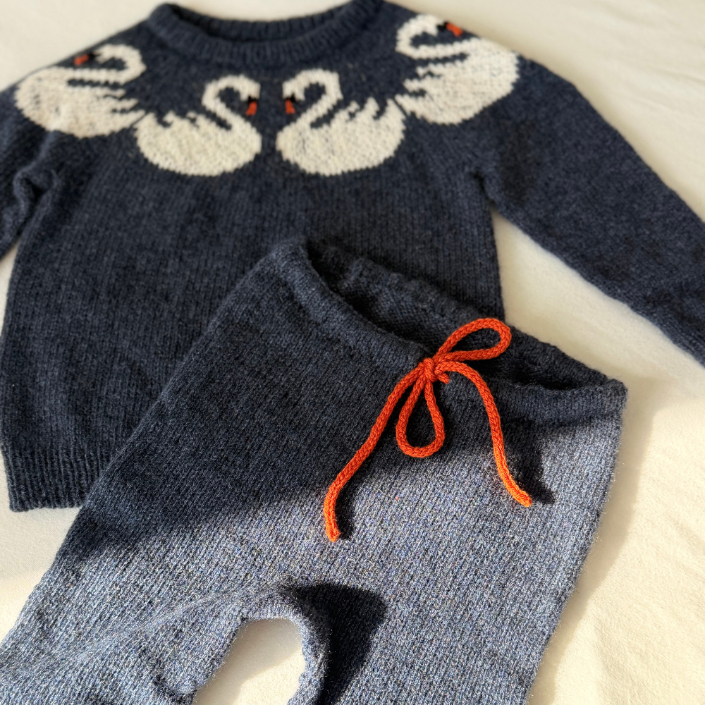Garnkit - Svane Bukser Mini af Strandknit (Eco Soft Cashmere)
