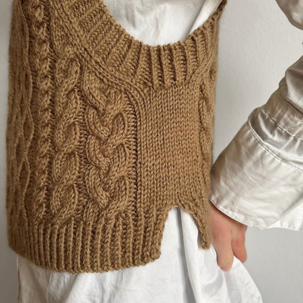 Knitting kit - Johanne Sweater by Mette Sandgaard Kühl (Aria)