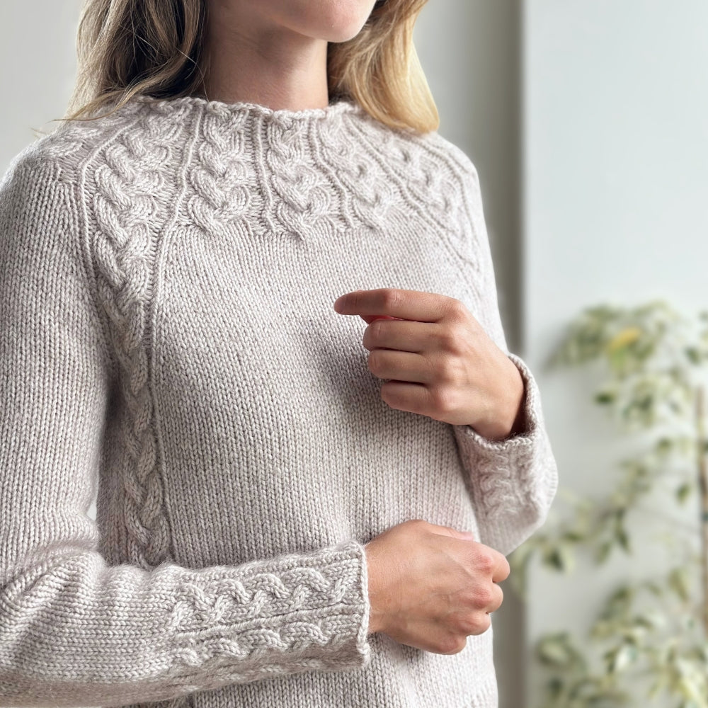 Strikkekit - Winter Rose Sweater af Knitamore (Misina + Silk Mohair)