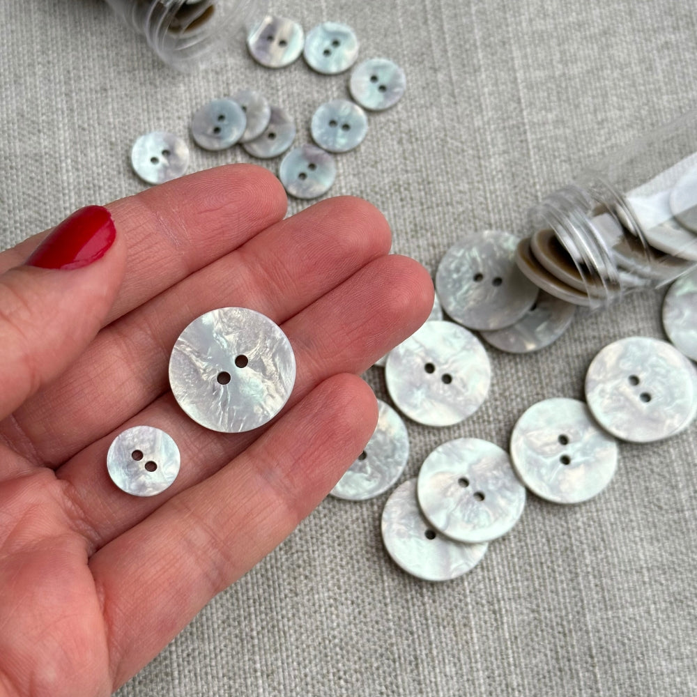 Button - Imitation Mother of Pearl - White - 20 mm