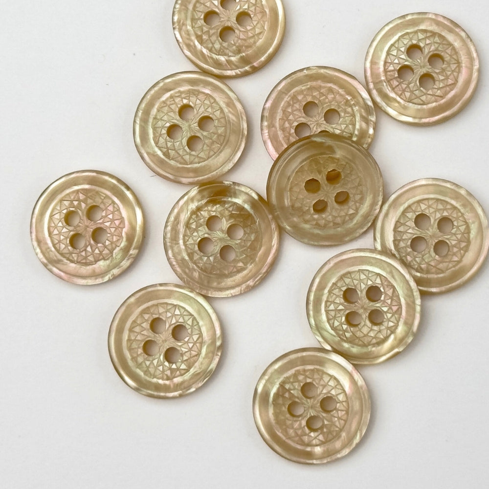 Button - Plastic - Pearl - 15 mm