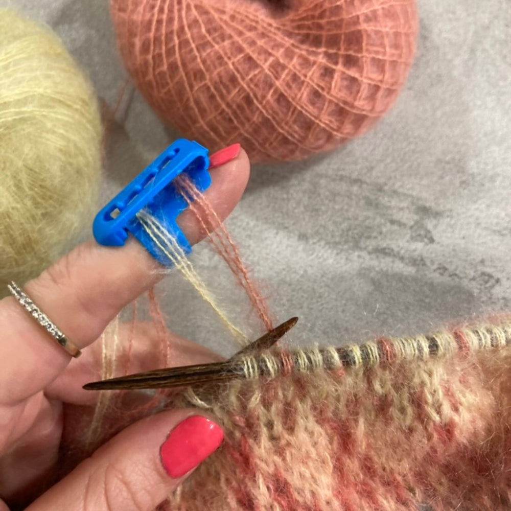 Knitting thimble - size S/M