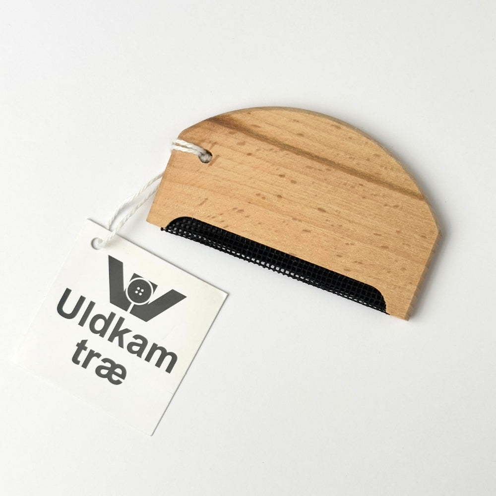 Wooden wool comb