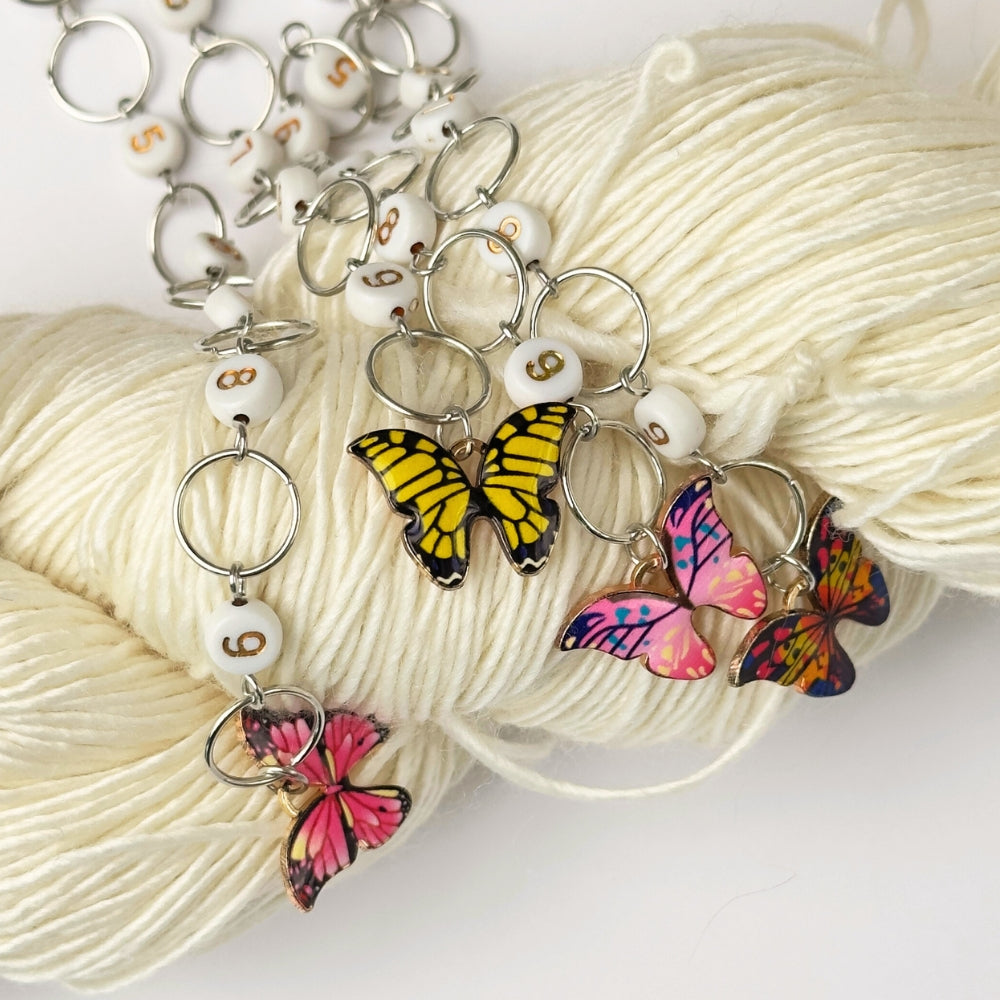 Knitting fish with pendant - 10 rings