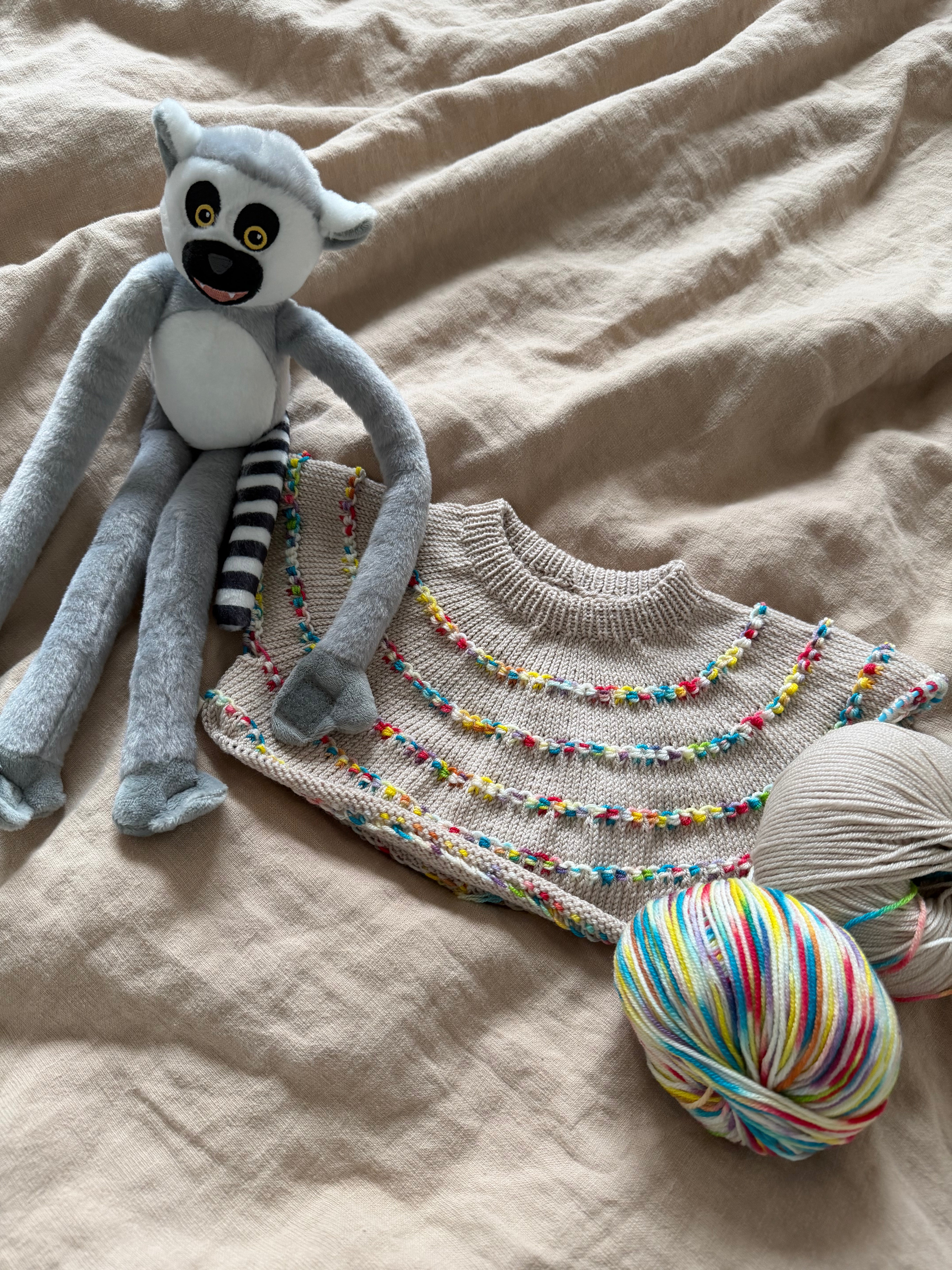 Garnkit - Festival Sweater Baby af PetiteKnit (Baby Soft + Baby Soft Print)