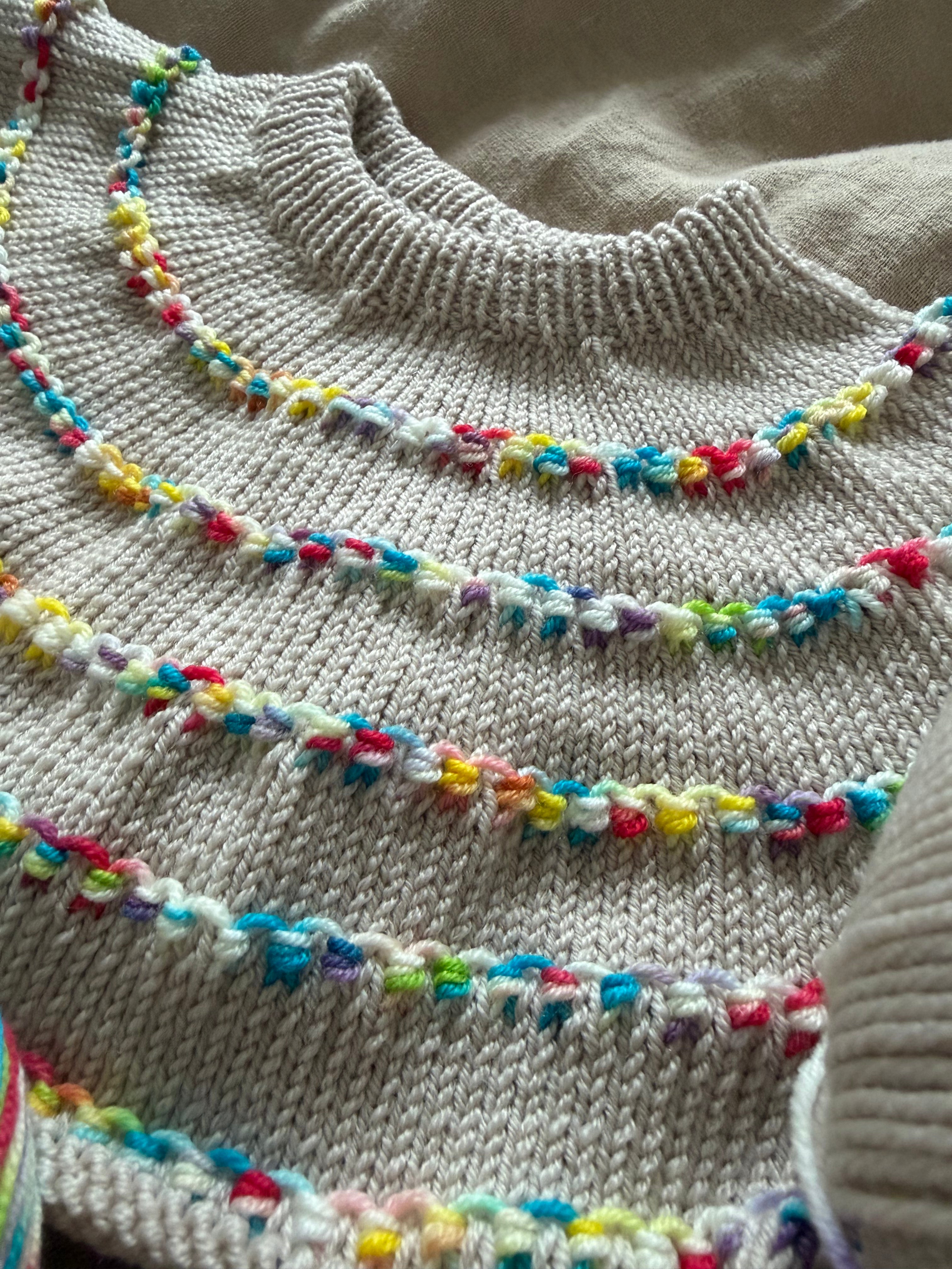 Garnkit - Festival Sweater Baby af PetiteKnit (Baby Soft + Baby Soft Print)