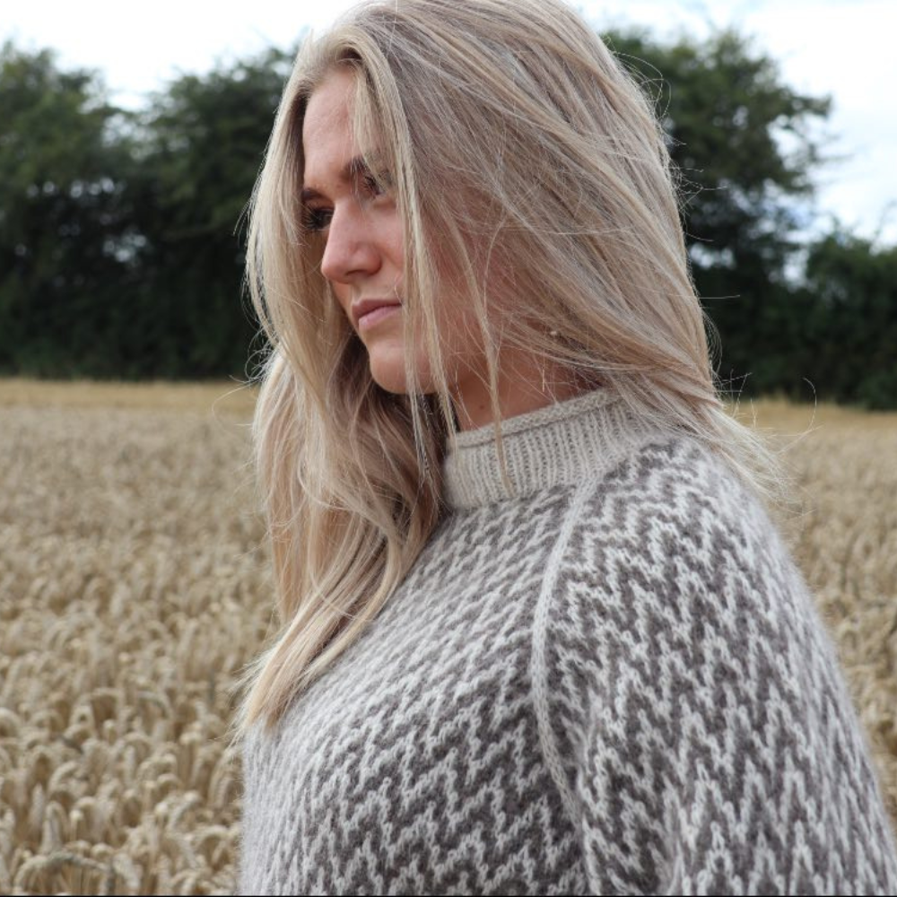 Strikkekit - Obscura Sweater af Knitamore (Shetland Wool + Silk Mohair)