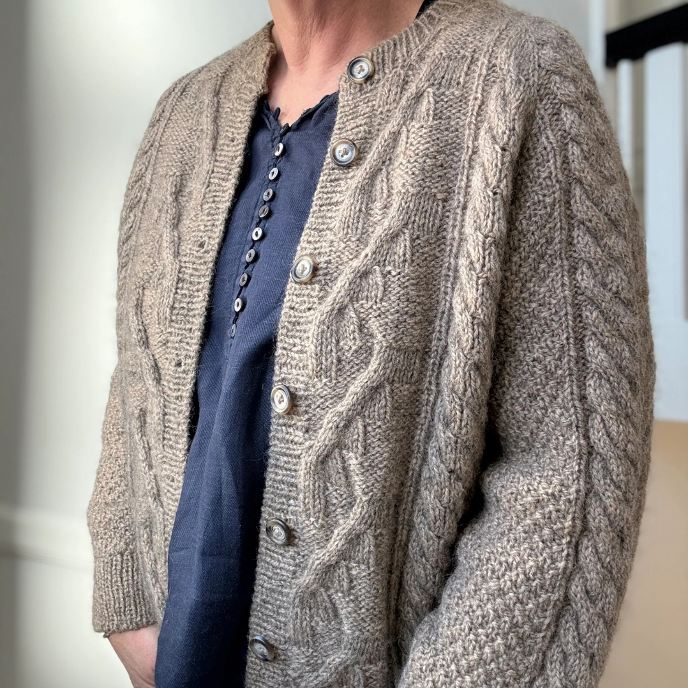Garnkit - Cable Joy Cardigan af Lenes Knitwear (Misina + Silk Mohair)