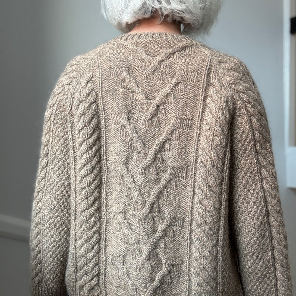 Garnkit - Cable Joy Cardigan af Lenes Knitwear (Misina + Silk Mohair)