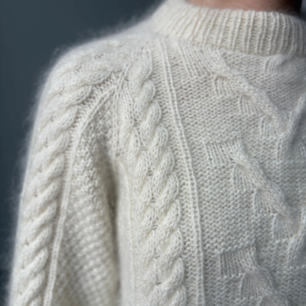 Garnkit - Cable Joy Sweater af Lenes Knitwear (Super Soft + Silk Mohair)