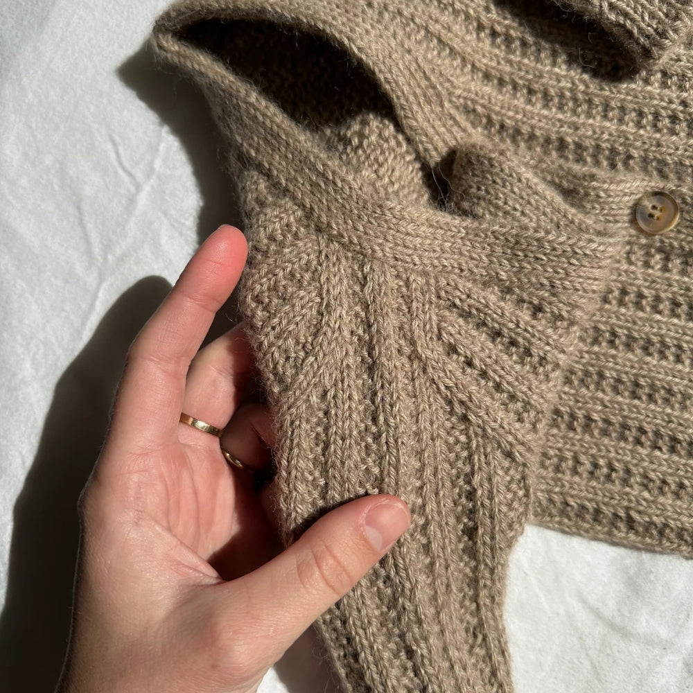 Knitting kit - Johanne Sweater by Mette Sandgaard Kühl (Aria)
