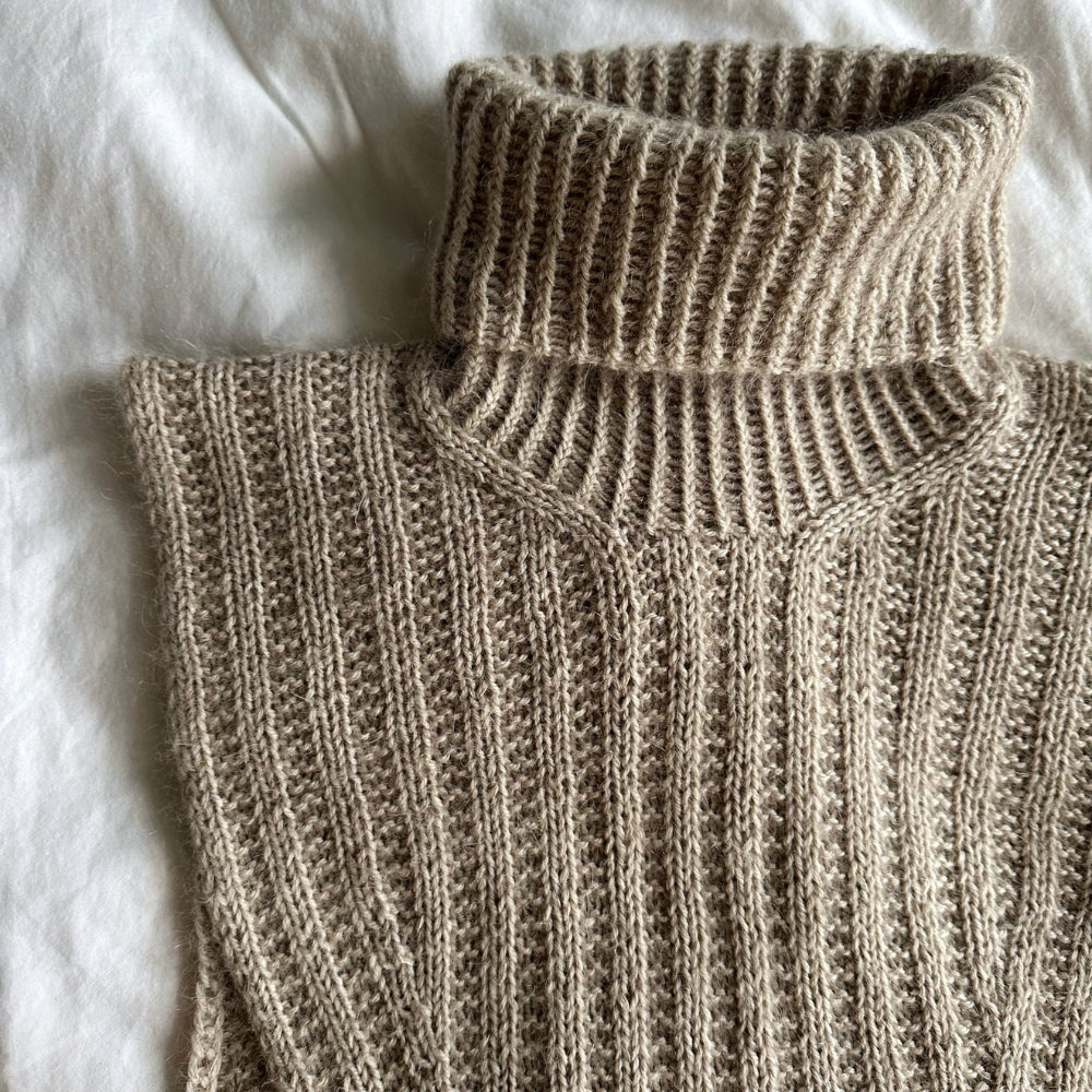 Knitting kit - Johanne Sweater by Mette Sandgaard Kühl (Aria)
