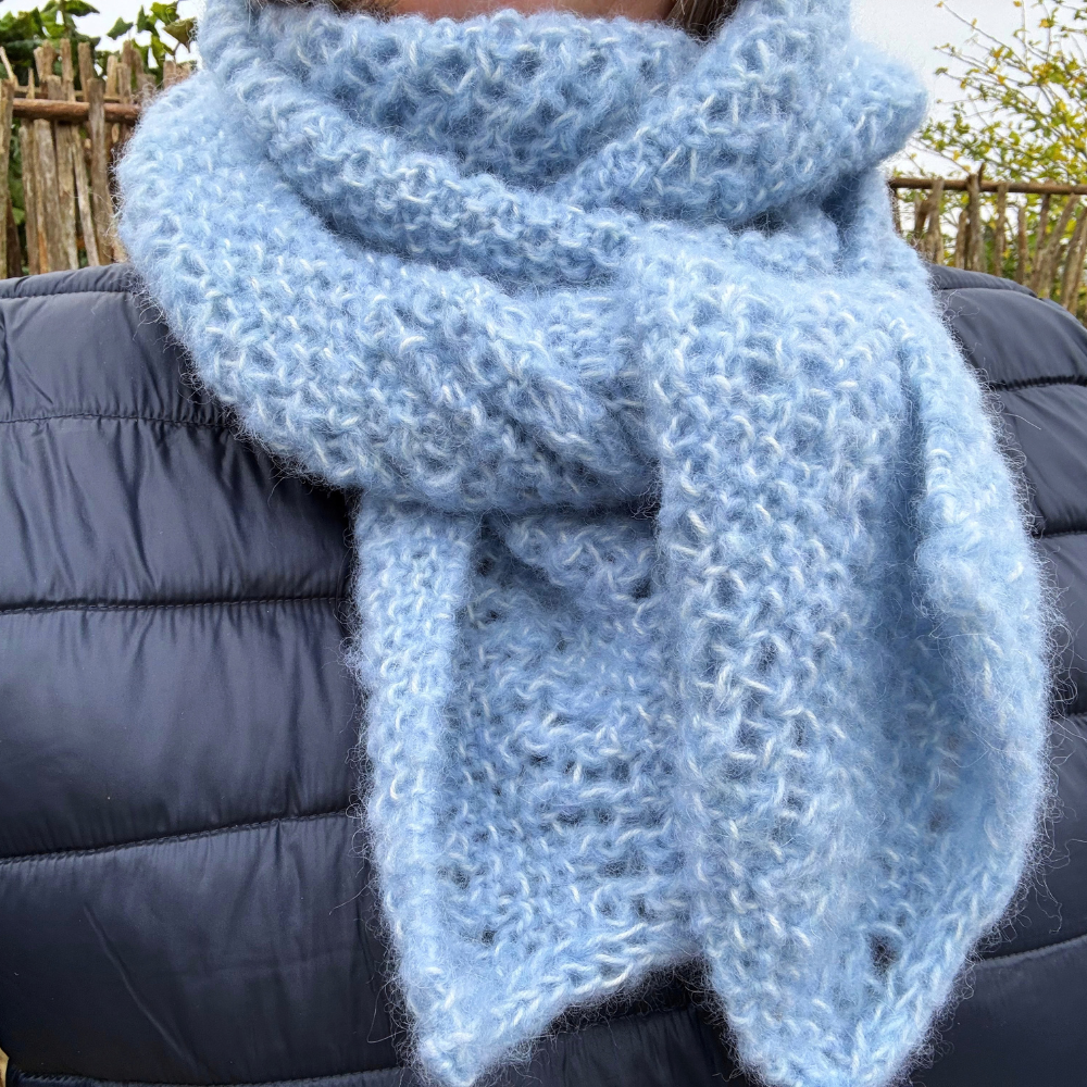 Strikkeopskrift - Emma Scarf/Shawl af Mette Sandgaard Kühl