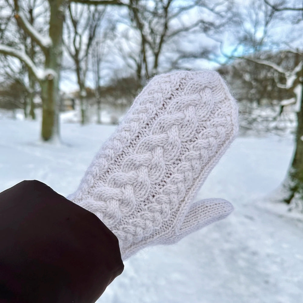 Knitting kit - Johanne Sweater by Mette Sandgaard Kühl (Aria)