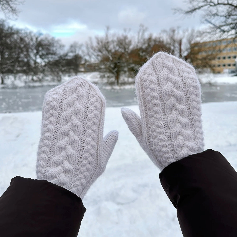 Knitting kit - Johanne Sweater by Mette Sandgaard Kühl (Aria)