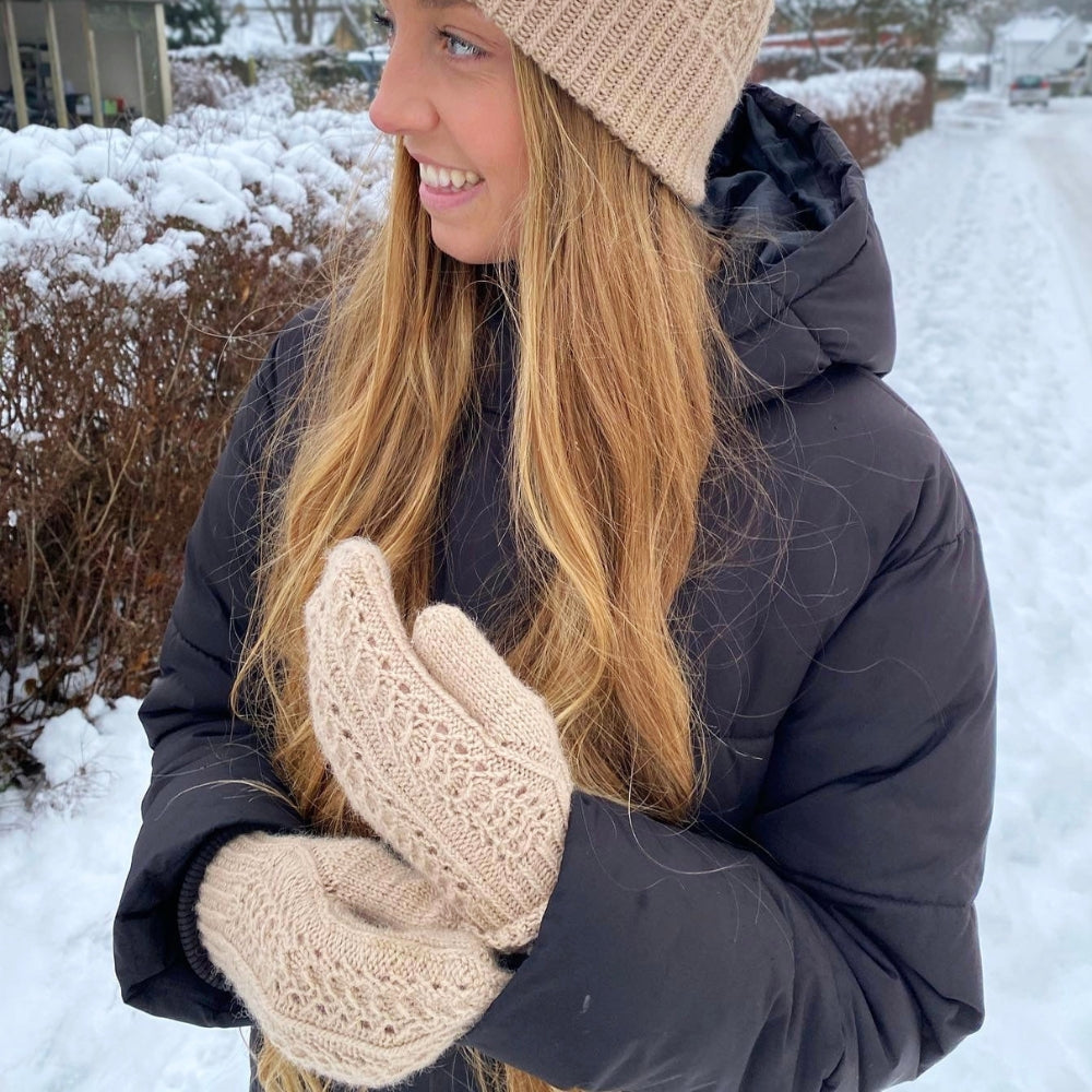 Knitting kit - Johanne Sweater by Mette Sandgaard Kühl (Aria)