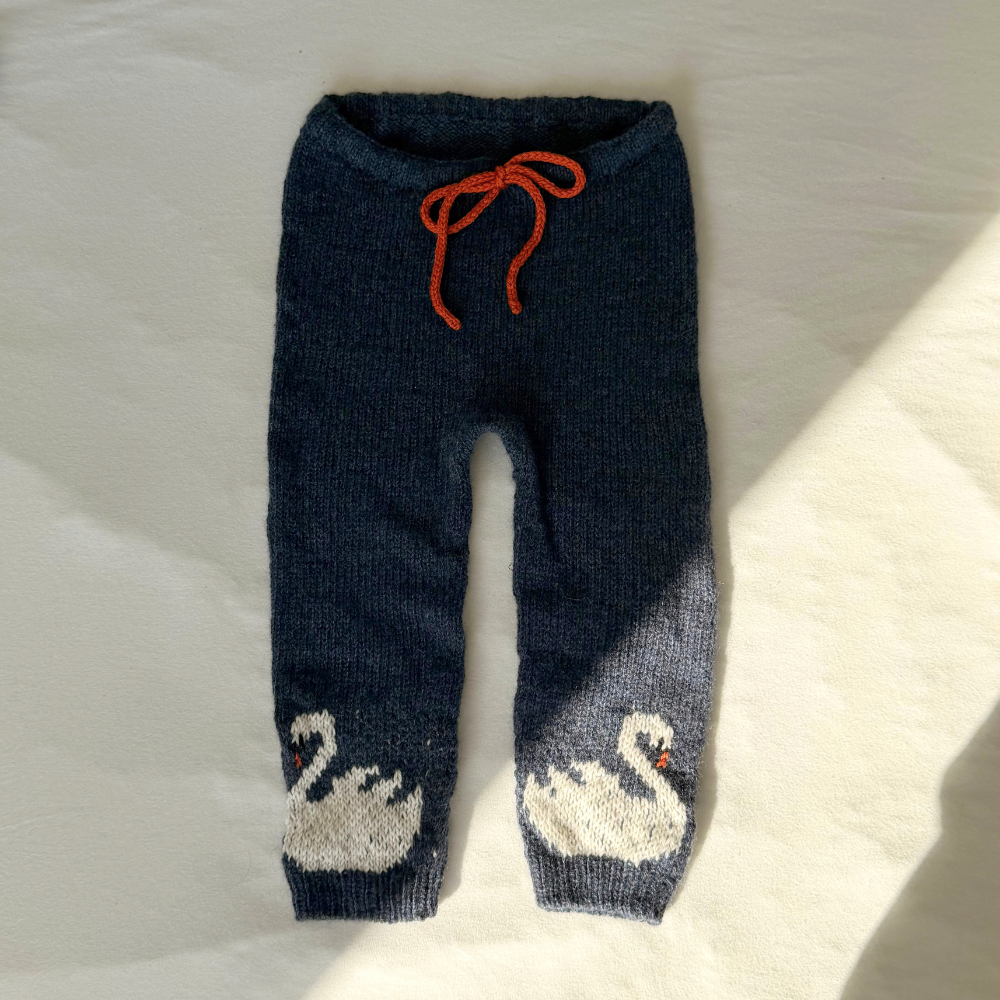 Garnkit - Svane Bukser Mini af Strandknit (Eco Soft Cashmere)