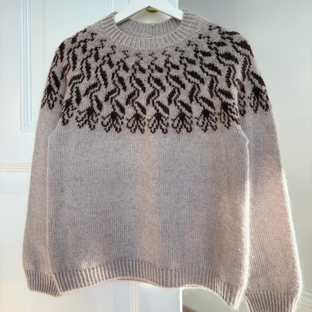 Garnkit - Wild Clover Sweater af Lenes Knitwear - Langærmet (VIP + Silk Mohair)