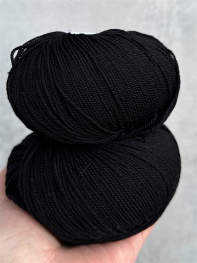 Merino Pearl - Very Black - 3617