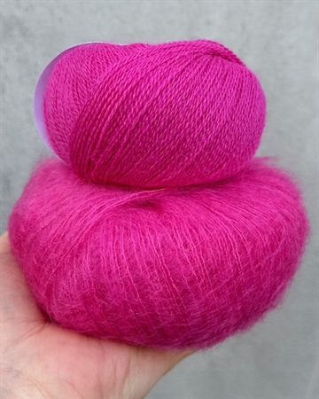 Smuksak Scarf - Strikkekit - Barbie (Silk Mohair Edition)