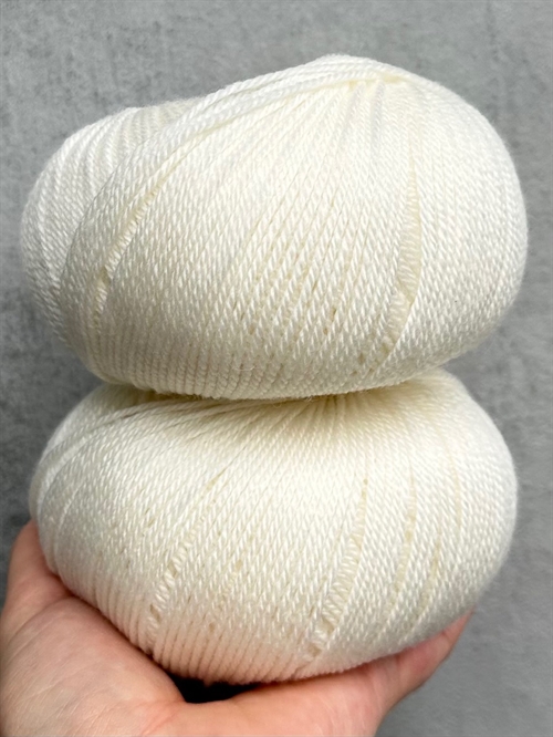 VIP - Cashmere/Merino - Vanilla Ice Cream - 6028 